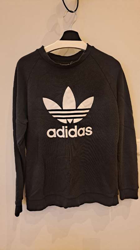 Adidas peysa svört L