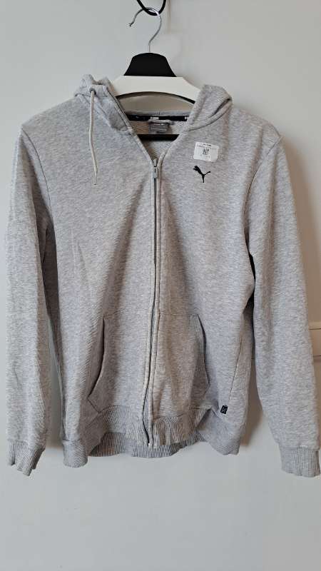 Puma hettupeysa rennd