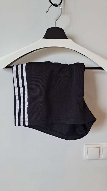 Adidas stuttbuxur svartar