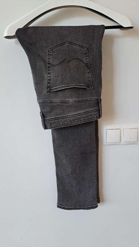 Jack&Jones gallabuxur svartar