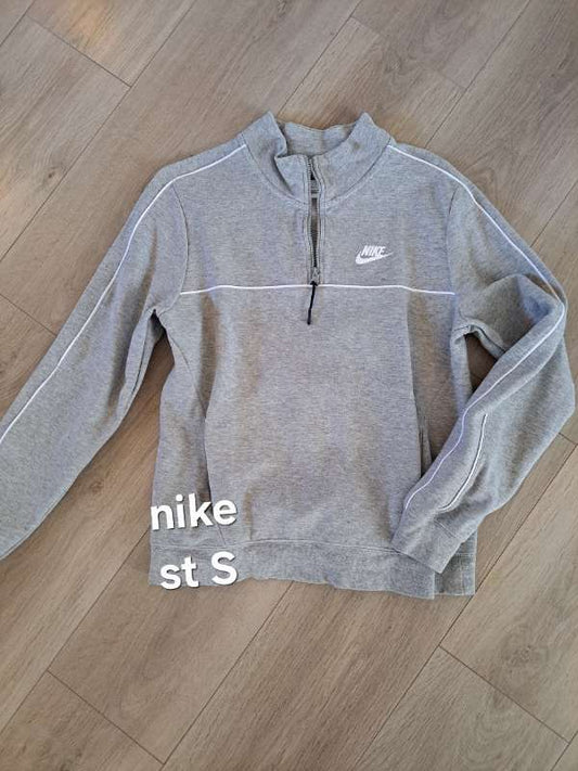 Nike peysa grá