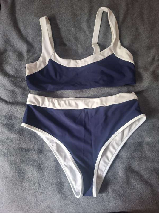 Blátt bikiní
