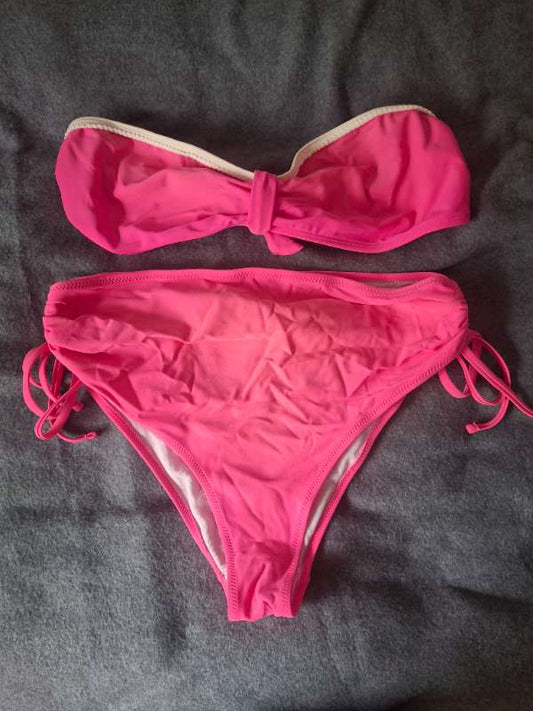 Bleikt bikiní