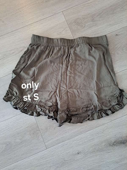 Only stuttbuxur grænar