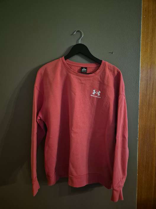 bleik underarmor peysa