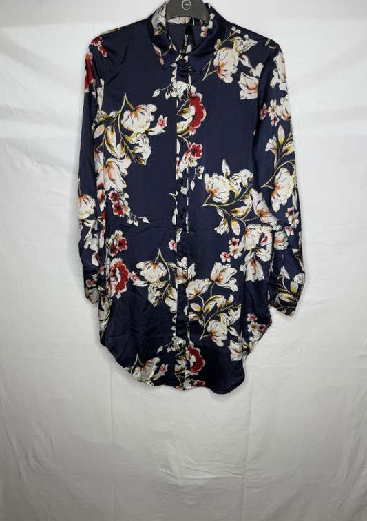 Dökkblá blóma skyrta