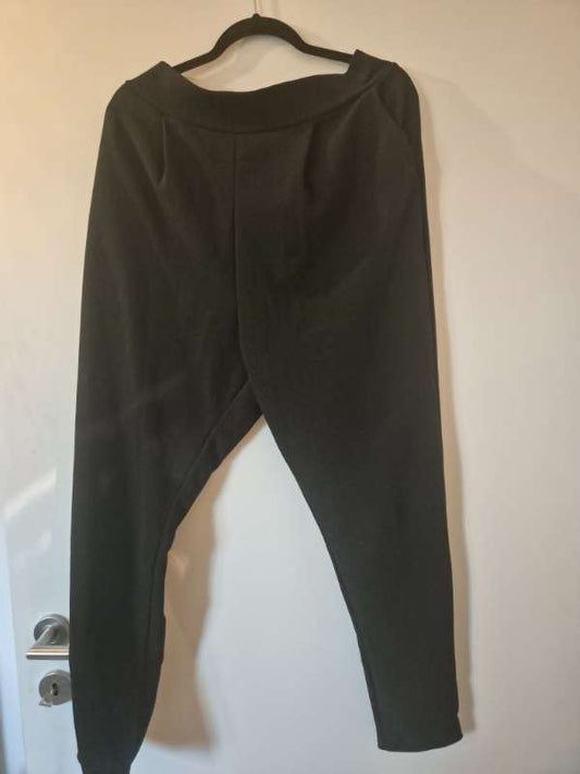Buxur frá Boohoo svartar