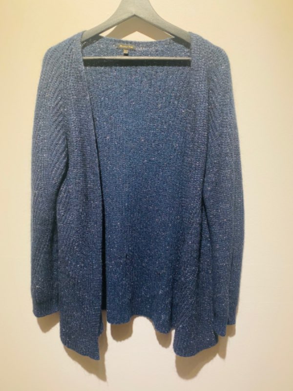 Opin prjónuð peysa