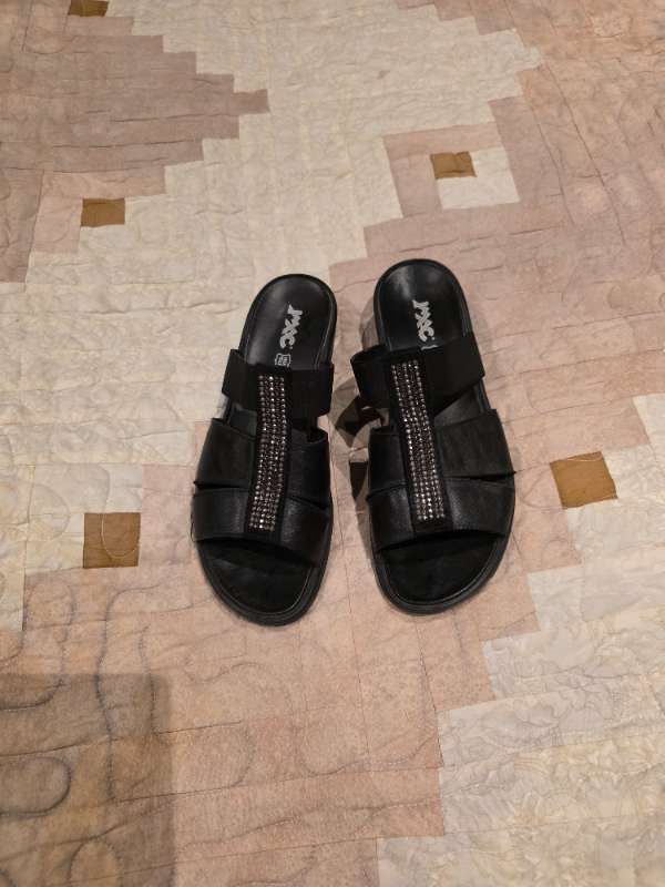 Sandalar