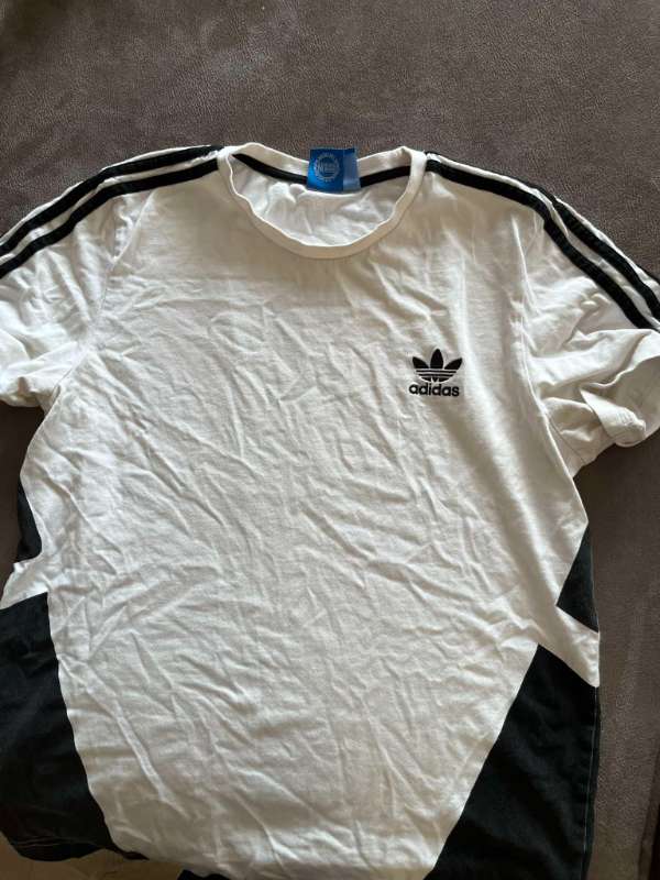 Adidas stuttermabolur