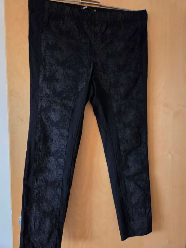 Zhenzi stretch buxur – svartar