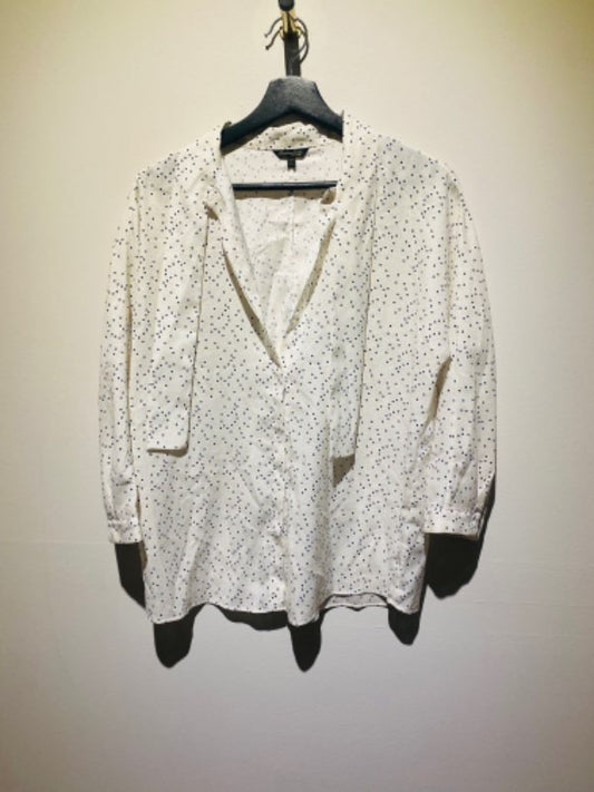 Hvít doppót blússa