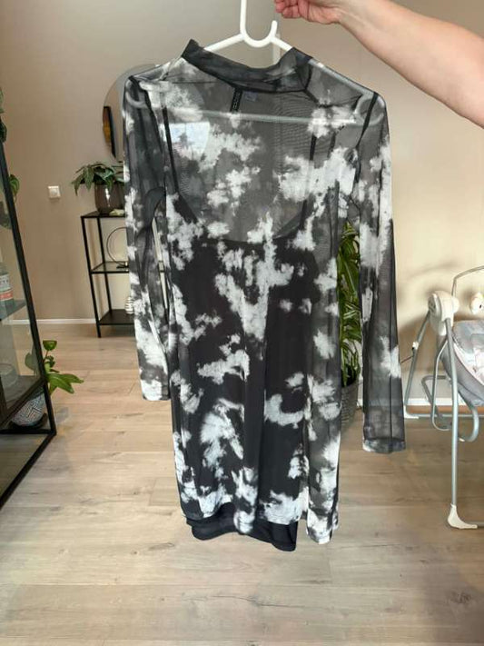 H&M grár og hvítur gegnsær kjóll