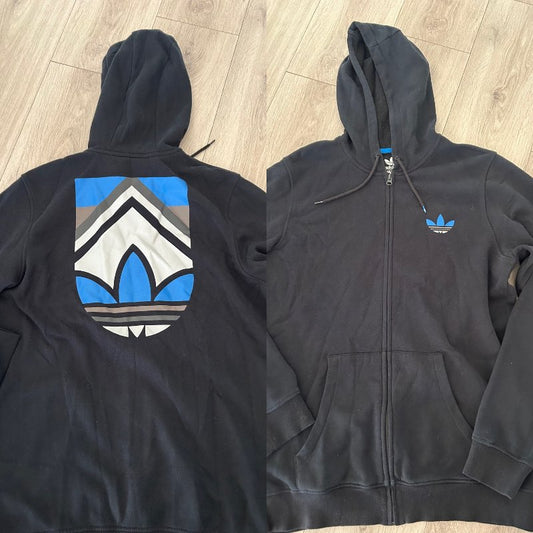 Adidas rennd hettupeysa