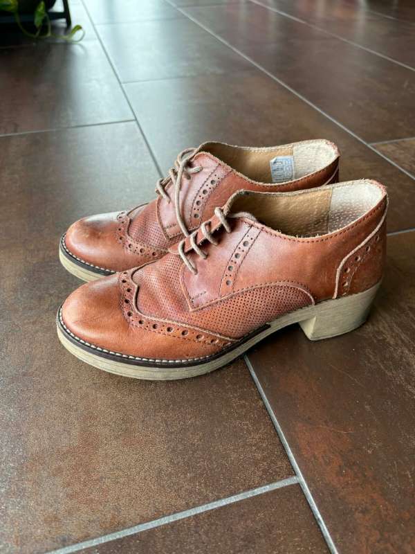 Brúnir leðurskór ítalskir