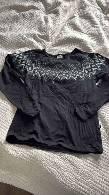 Lín disign peysa