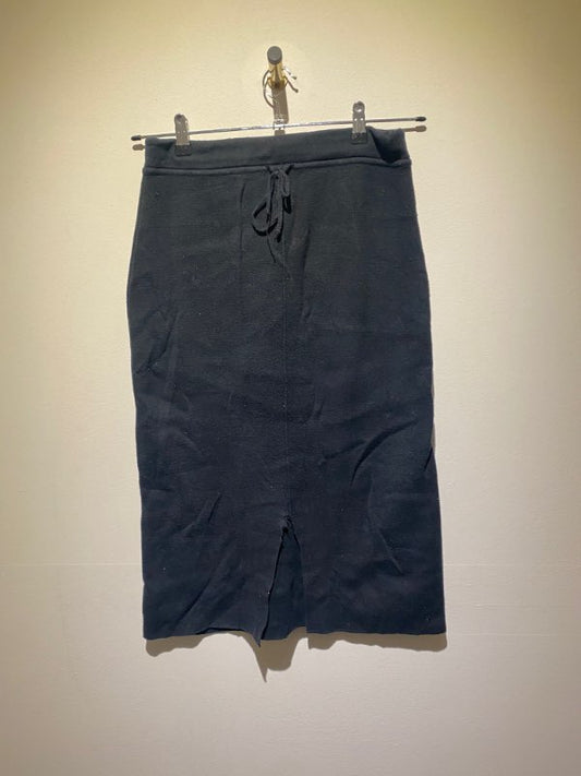 Svart tau pils
