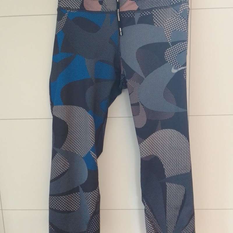 Nike íþróttabuxur gráar bleikar. Bláar