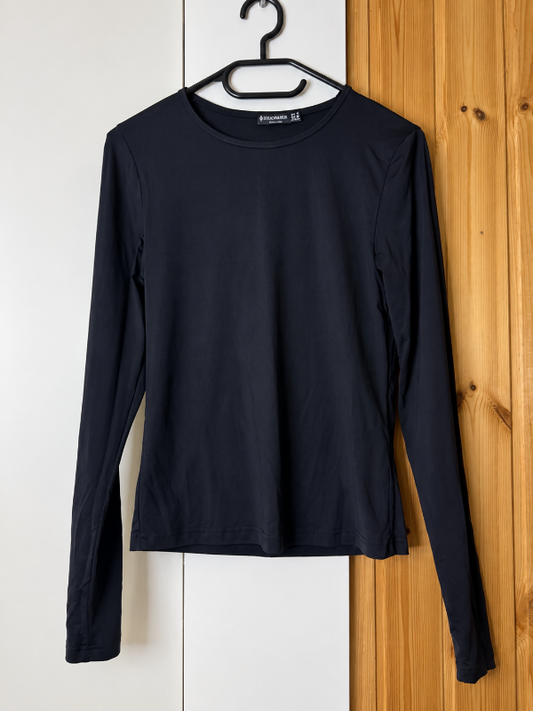 Black long sleeve shirt