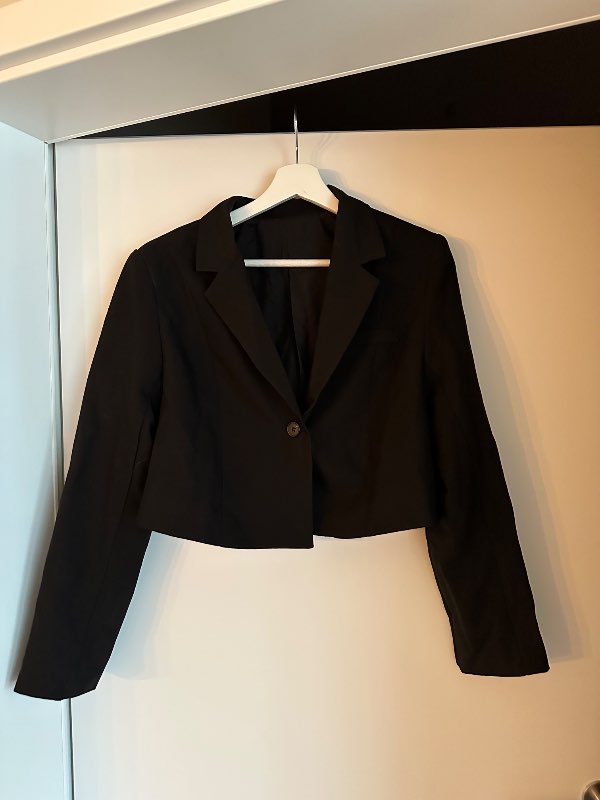 Cropped blazer