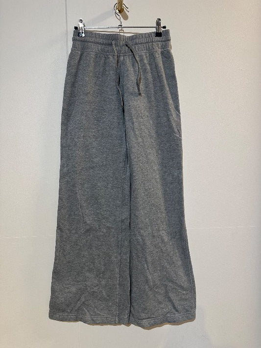 H&M gráar buxur