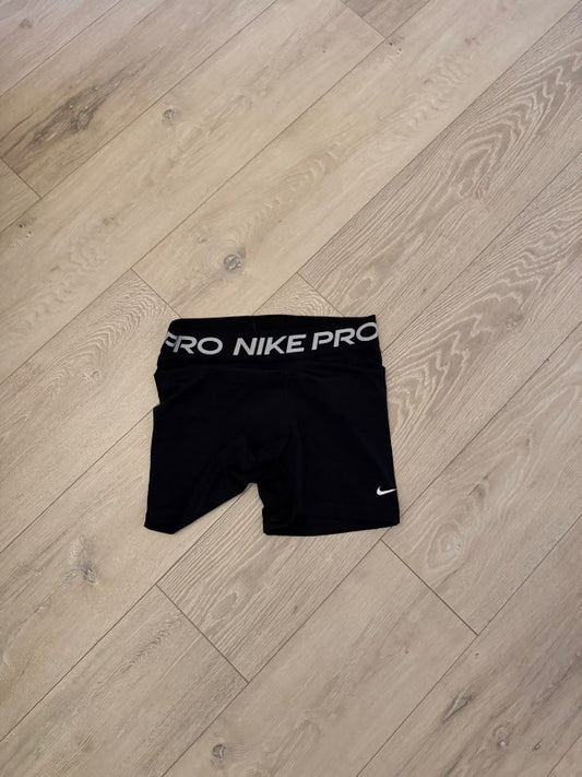 Nike pro stuttbuxur