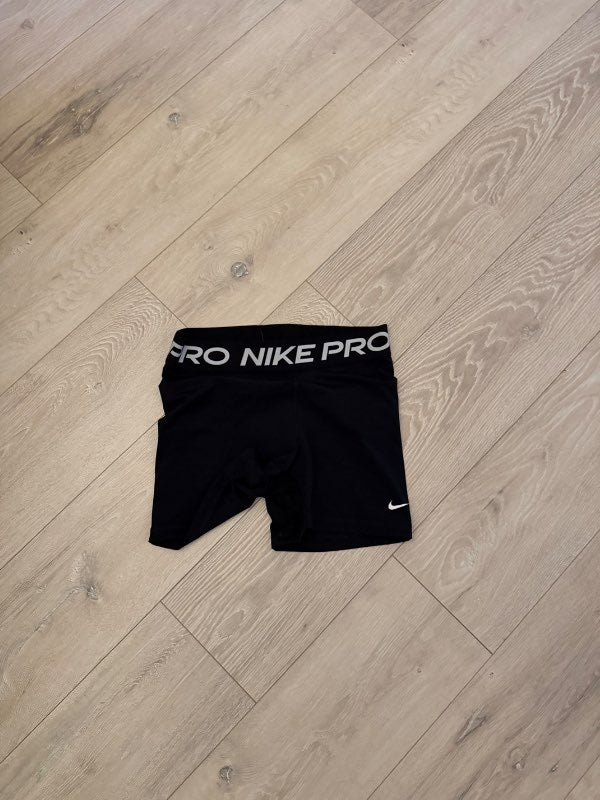 Nike pro stuttbuxur