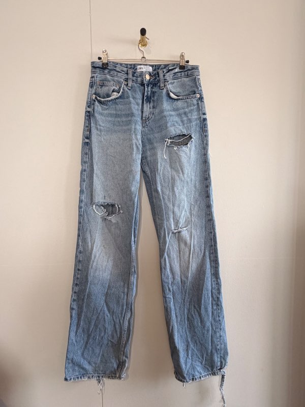 Zara rifnar jeans
