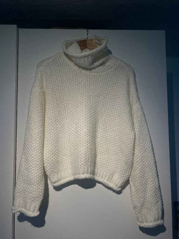 White knitted sweater