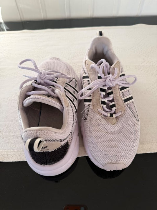 Adidas strigaskór fjólubláir