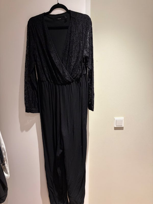 Vero moda svartur samfestingur