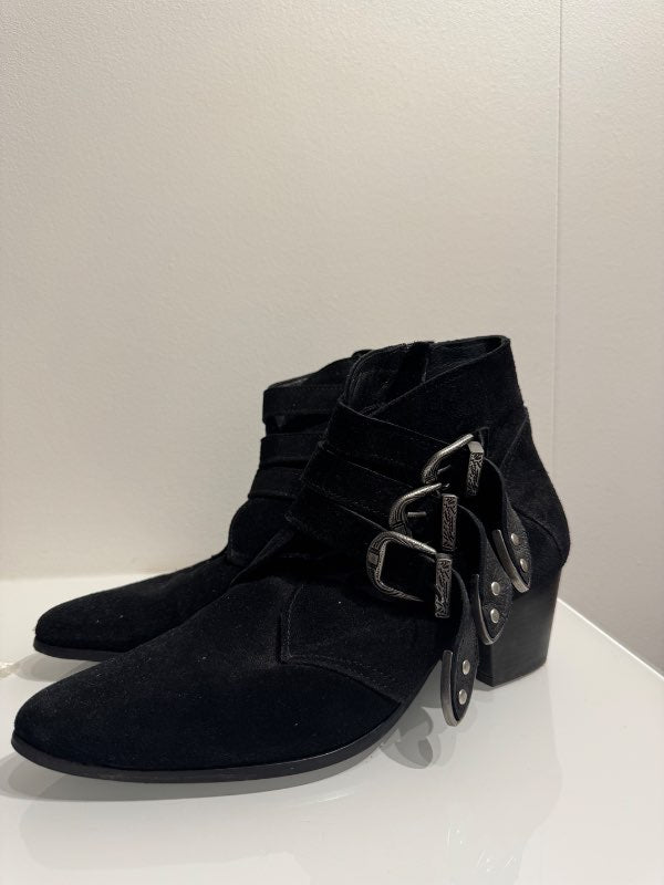 Six mix shoes with buckle