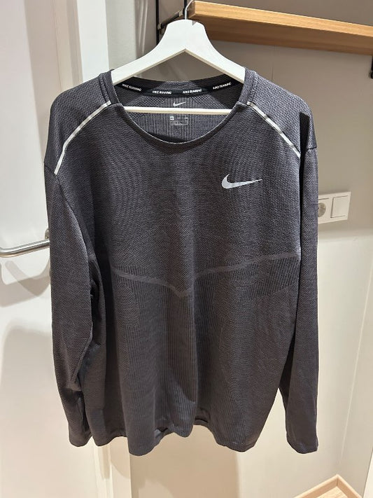 Nike æfingabolur