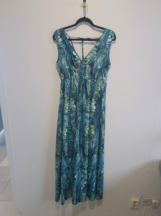 Green maxi dress