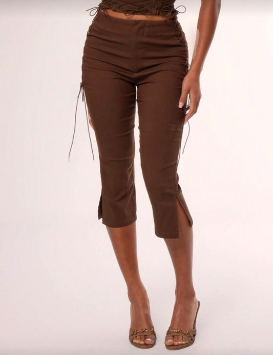 Brúnar capri pants