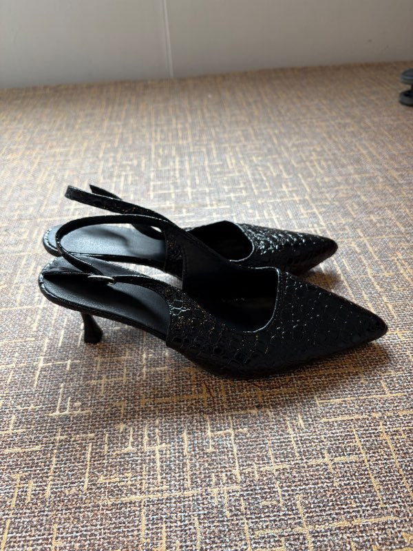 Svartir kitten heels