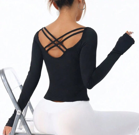 Svartur iþrottatoppur m böndum