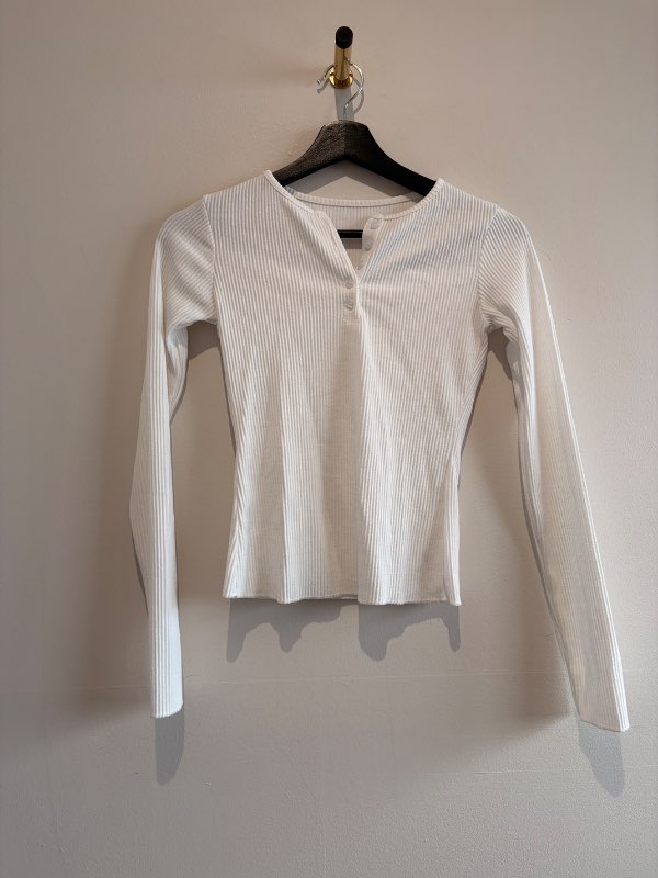 Hvítur button up k