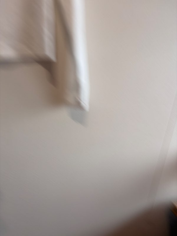 Hvítur bolur k