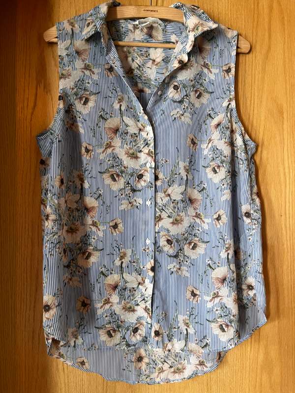 H&M blóma blússa