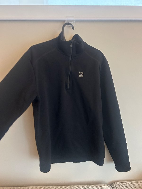 Peysa 66North svört