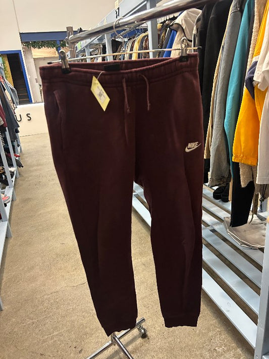 Nike rauðar joggingbuxur