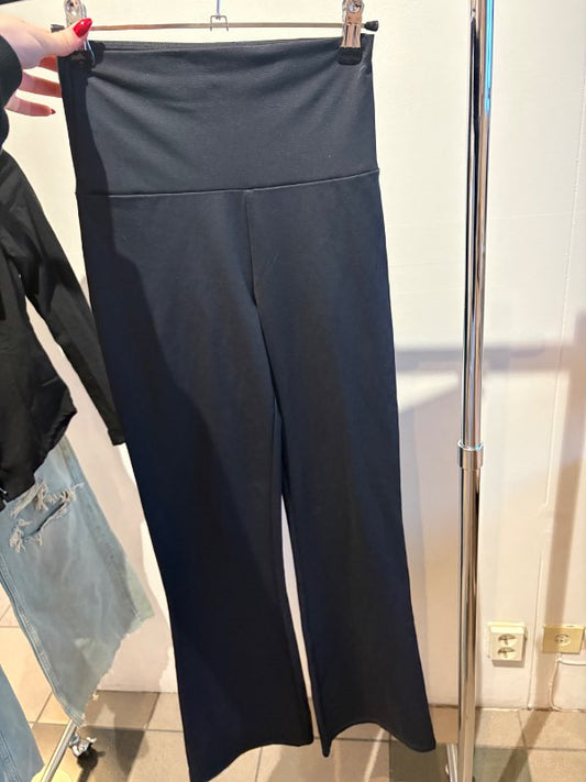 OYSHO yoga pants
