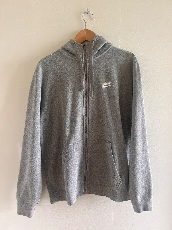 Nike hettupeysa