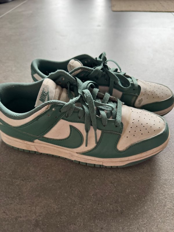 Nike skór grænir