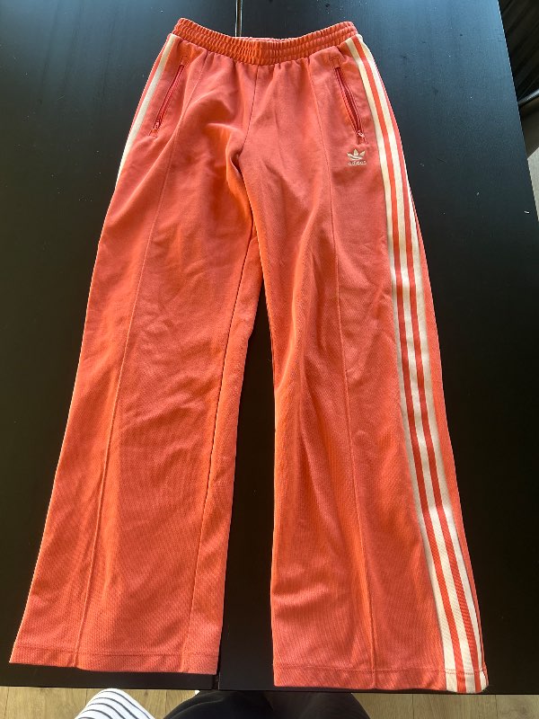 Adidas bleikar