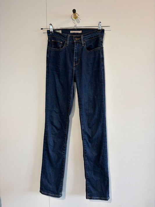Dökkbláar levis gallabuxur straight