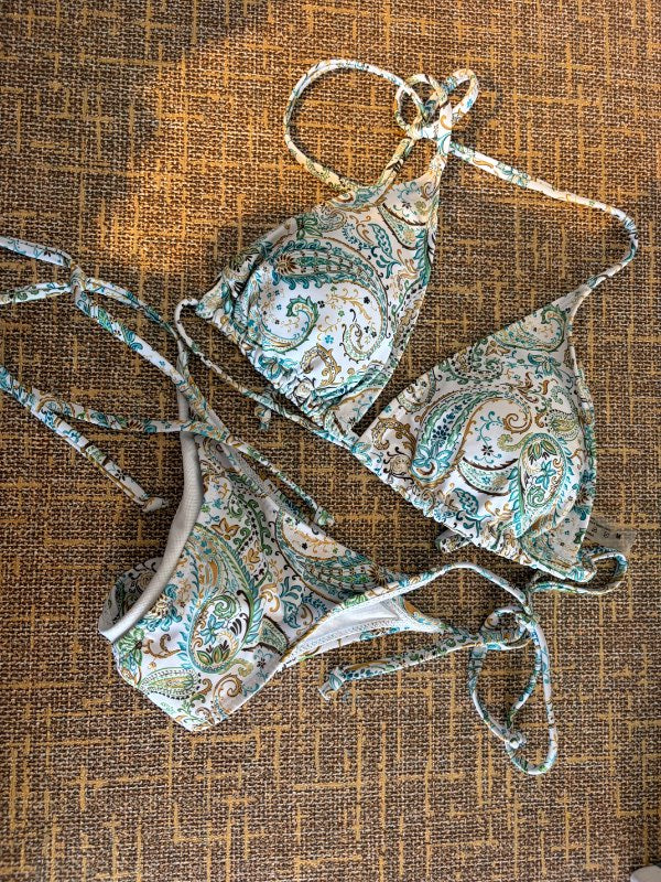 Bikini toppur