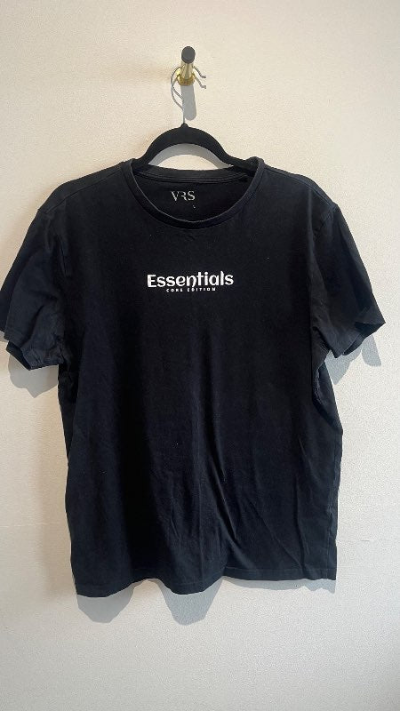 essentisls svartur bolur