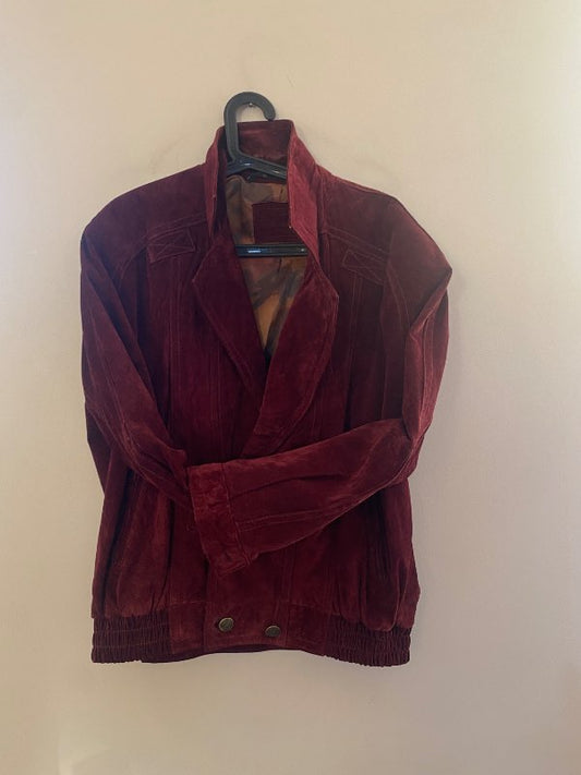 Vínrauður rússkinns jakki